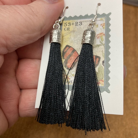 Tassel earrings - Picture 2 of 2